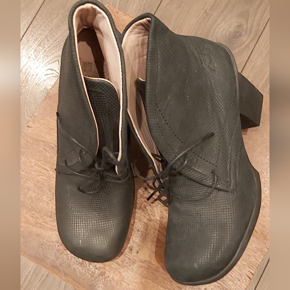 Fluevog Splendid heeled booties